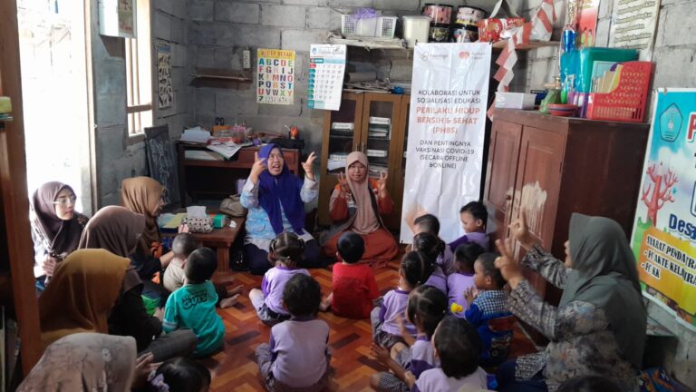 Rumah Zakat dan Filantropi Indonesia Memberikan Edukasi Cuci Tangan Sejak Dini di Kendal